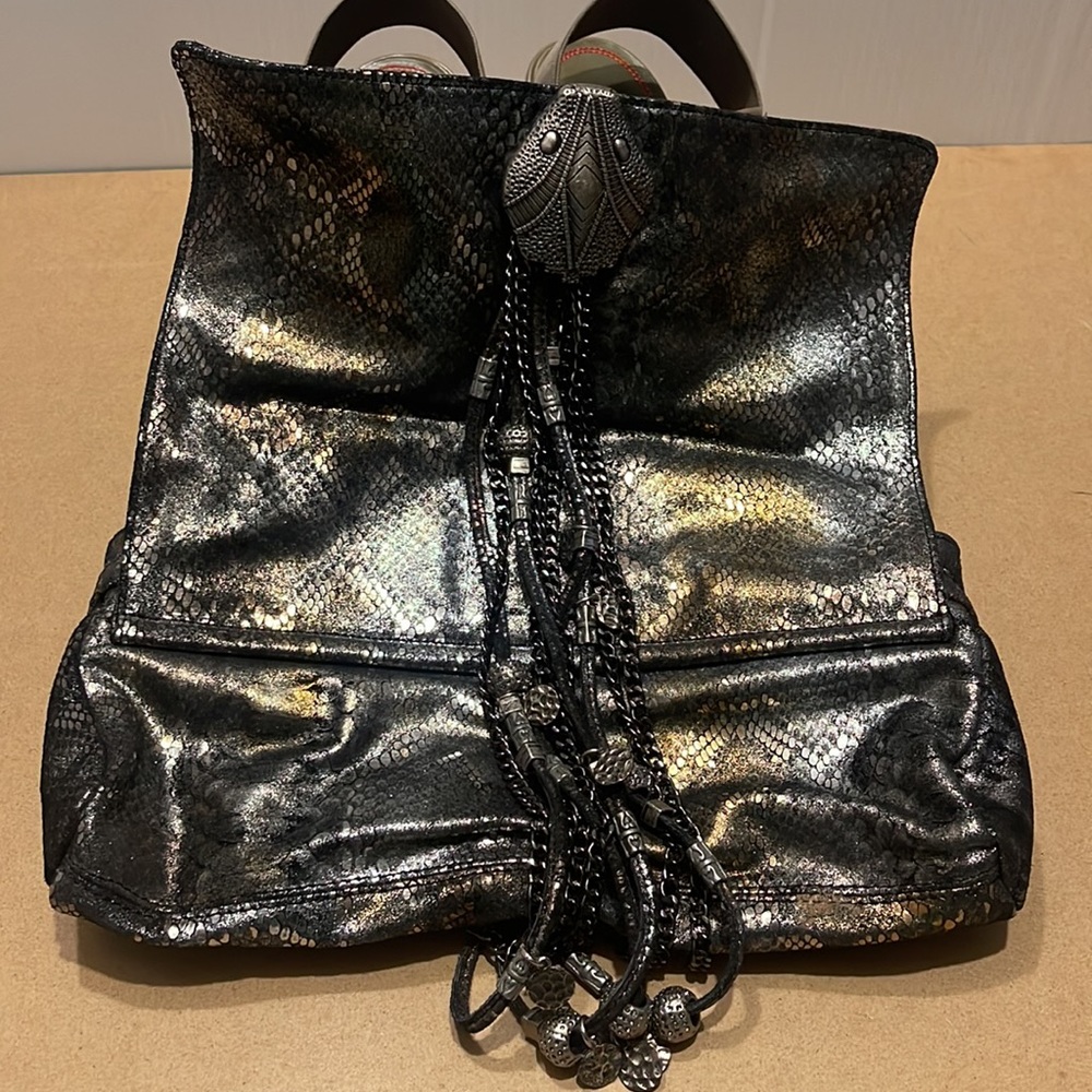 Tylie Malibu Clutch - Picture 8 of 8